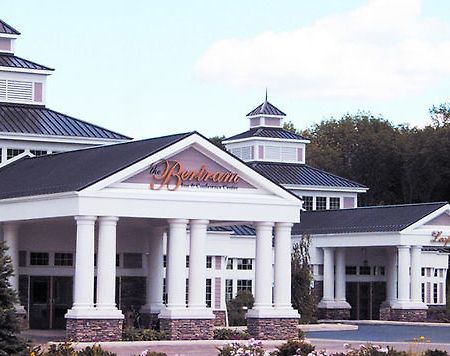 Bertram Inn And Conference Center Aurora Exterior foto